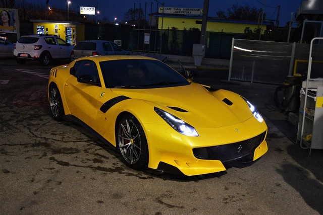 Sieu xe Ferrari F12tdf chay 6000km 